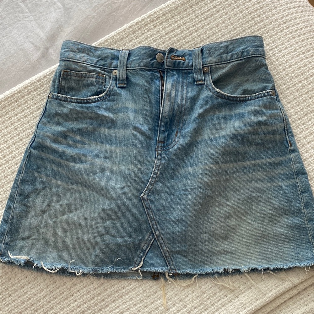 Denim skirt from Madewell. Perfect condition